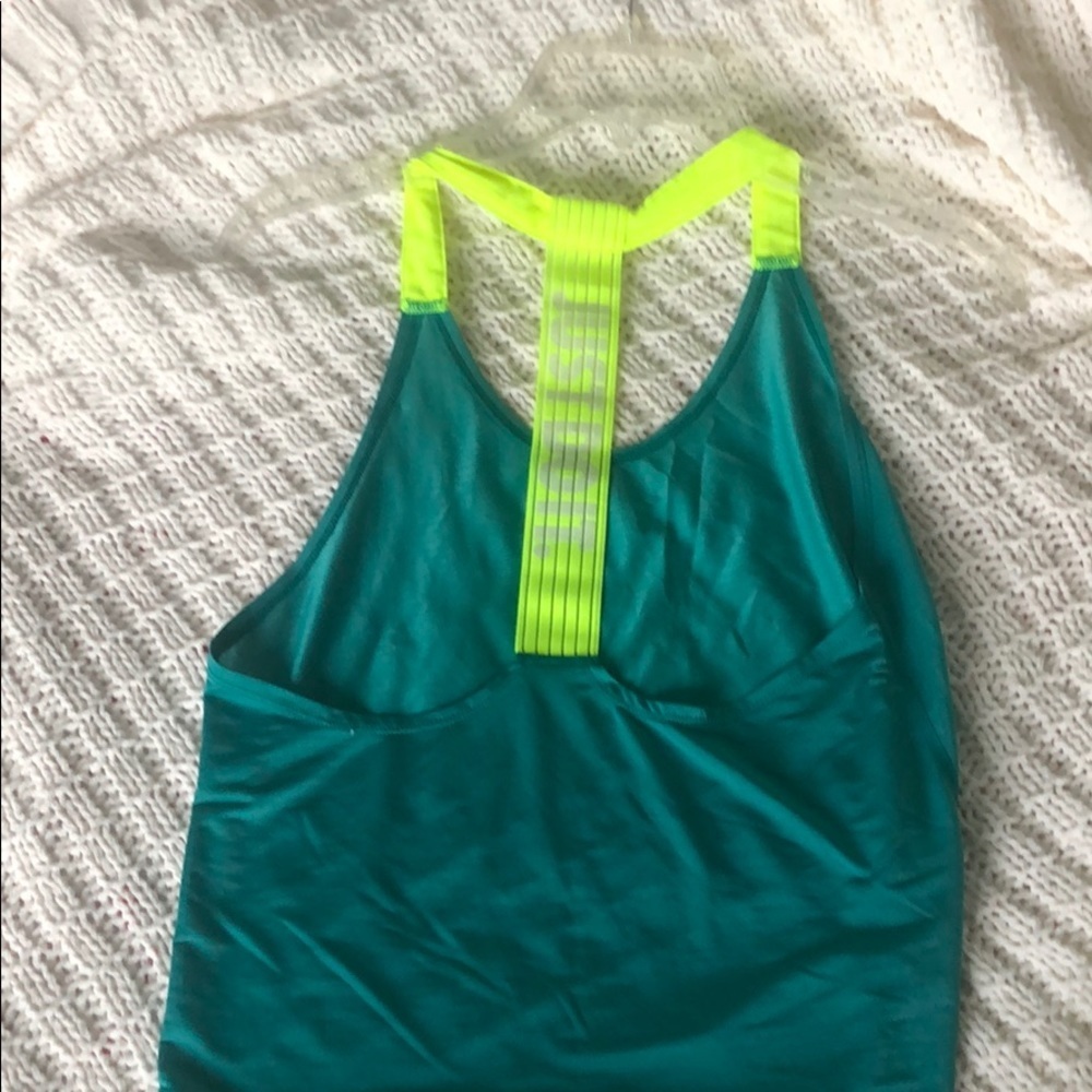 Nike workout tank size XS - Picture 2 of 3